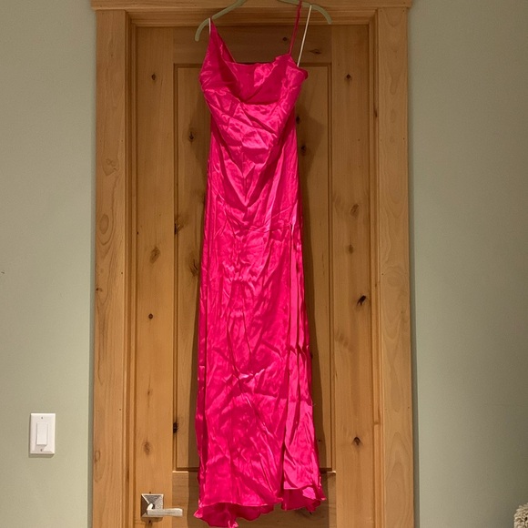 ELLIATT Belmont Gown in Fuchsia. NWTS. Size small - Picture 3 of 7
